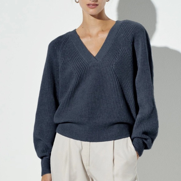 The Reset Sweaters - The Reset Must Have V, Small